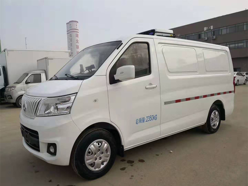 长安睿行M80面包冷藏车(容积3.5方)